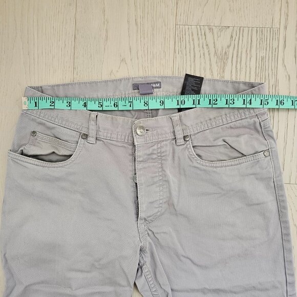 Men's H&M Straight Legged Jeans, Color Taupe/Grey, Size 31 - Picture 6 of 14